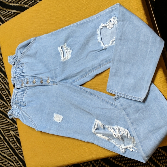 Forever 21 Denim - Paper bag exposed button fly mom jean